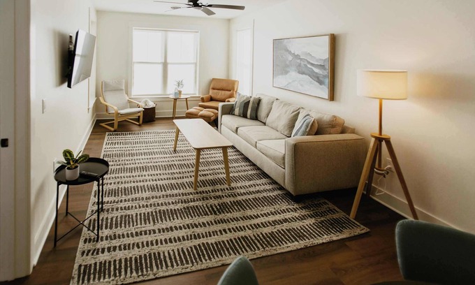 Dalton Appartement | Suites on Main - Unit 1