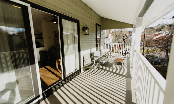 Dalton Appartement | Suites on Main - Unit 3