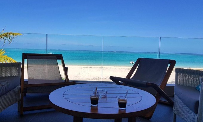 Pointe D'esny Appartement | Summer Breeze - Beachfront - 3 Bedrooms Suite