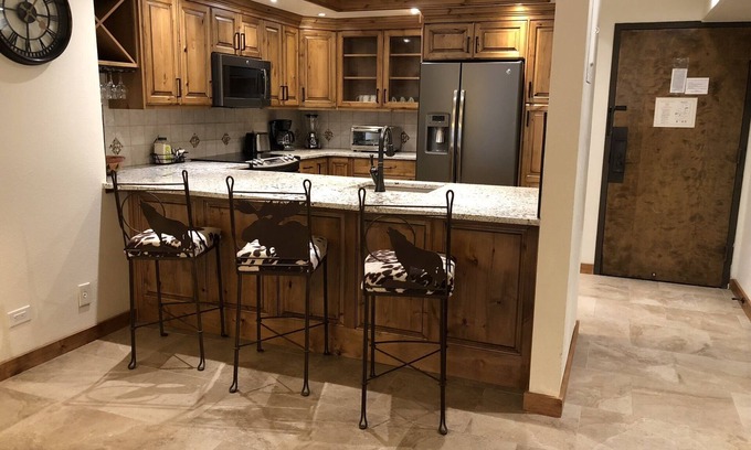 Peak 9 Copropriété | Summer dates available! Amazing condo within walking distance to everything!