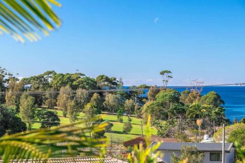 Mollymook Maison | Summer Days - elevated home with ocean views