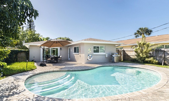 Naples Park Maison | Tout neuf!! STARFISH COTTAGE - Haut de gamme, Près de la plage, Piscine chauffée, Commodités