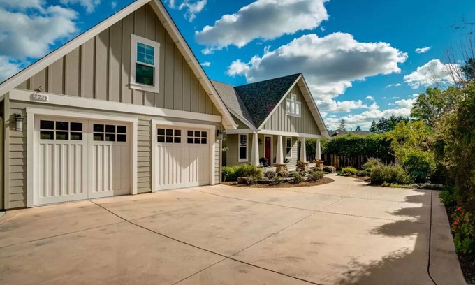 Scotts Valley Maison | Summer Rental! Escape the hustle and bustle- be close to the beach and redwoods!