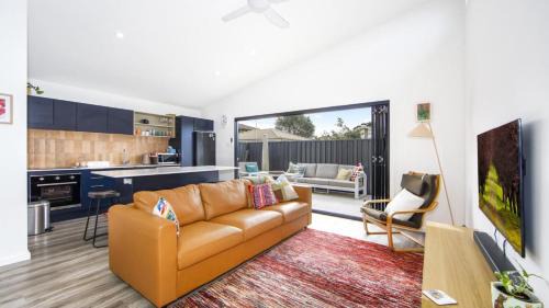 Ettalong Beach Maison | Summer Vibes Cabin Wifi