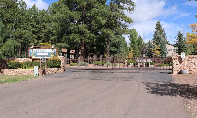 Pinetop Maison | Summer White Mountain Getaway Monthly