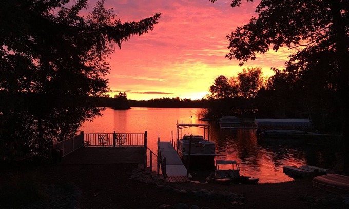 Townsend Maison | Summertime Fun au lac limpide limpide pour votre grand groupe!