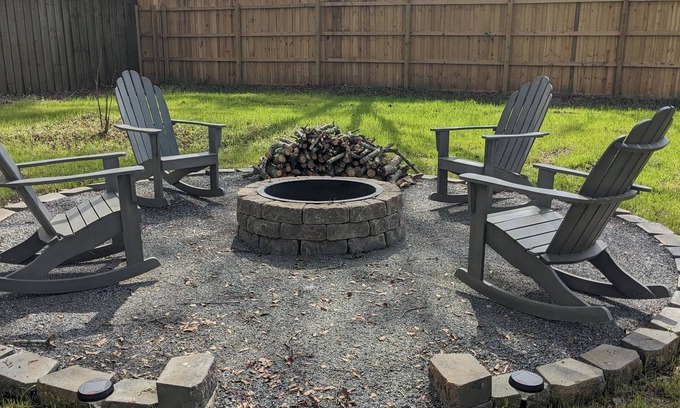 Ladson Maison | Summervilla ~ an acre oasis 10 min from downtown