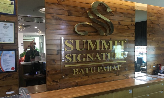 Pegawai Hôtel | Summit Signature Hotel Batu Pahat