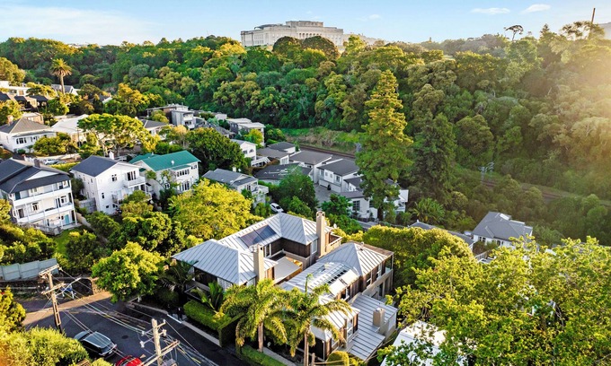 Parnell Maison | Sun Drenched Natural Oasis right in Central Auckland