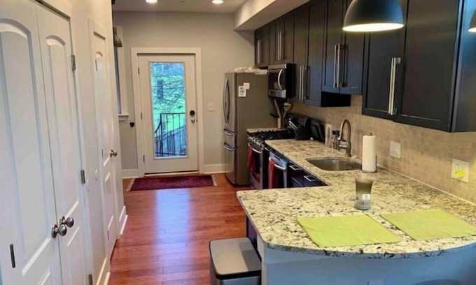 Northeast Maison | Sun-filled Capitol Hill home w/ parking & roofdeck