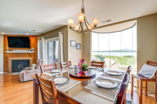 North Shore Appartement | Sun-Filled Condo with Smith Mountain Lake Views