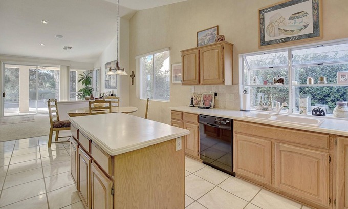 Chandler Maison | Sun Lakes Resort Style 55 + Active Adult Lake View Home Golf Swimming Tennis et plus encore!