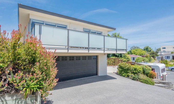 Paraparaumu Beach Maison | Sun on Seaview - Paraparaumu Beach Holiday Home