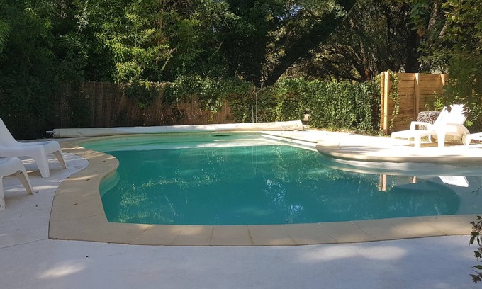 Fontanes Villa | sol, calma y la relajación le esperan en este remanso de paz en un entorno verde