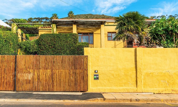 Green Point Villa | Soleil et mer dans une villa du centre-ville méditerranéenne