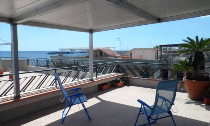 Sant'Anna Appartement | SOLEIL - MER - MONTAGNES (FRONT SEA - VULCANO ETNA VIEW)