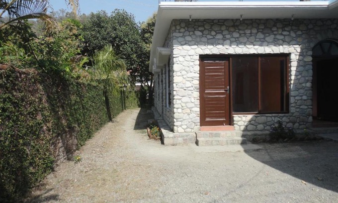 Dhikuli Maison | Sunbird Guest House
