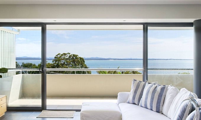 Nelson Bay Appartement | Sundance - Family friendly holiday home in Nelson Bay with ocean views