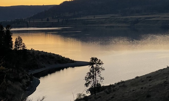 Davenport Maison | Sunday Bay Get Away~ On Peaceful Lake Roosevelt