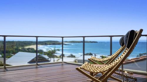Emerald Beach Maison | Sundecks - Stunning Oceanview Beach House in Emerald Beach