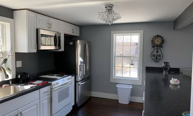 Grosse Ile Maison | Sundown Waterfront Carriage House