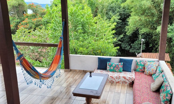 Praia Grande Maison | Sunhouse Ilhabela: Sobrado Divertido, Cheio de Artes, Próximo à Praia e Trilhas