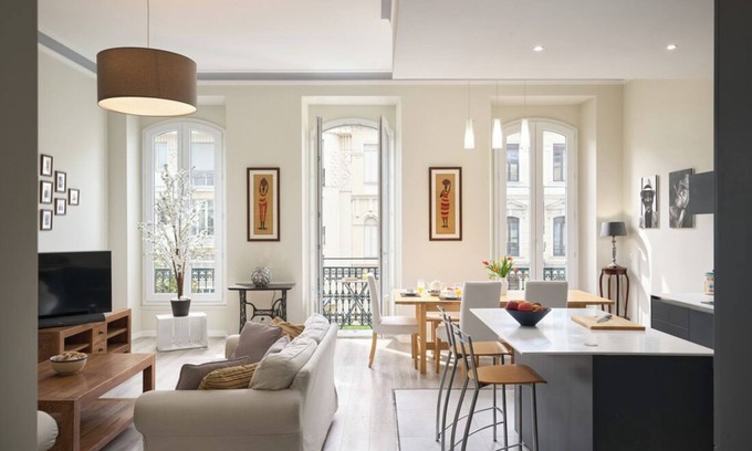 Lepante Quarter Appartement | Sunlight Properties GISELE: Hyper centre, 1 bedroom with bright modern living