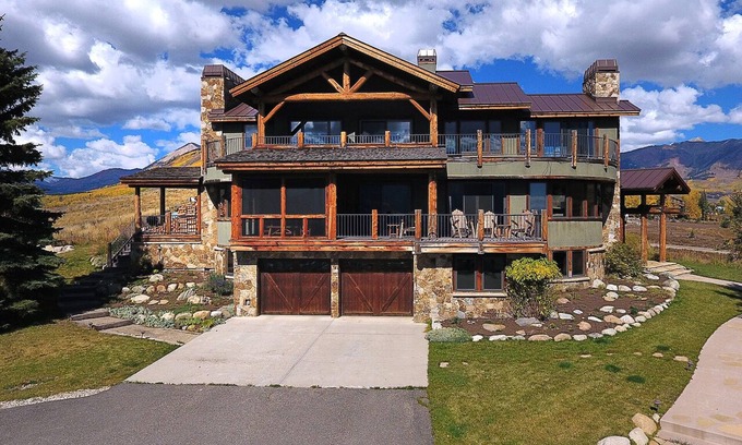 Crested Butte Maison | Sunlight Ridge Retreat, Luxury, Hot tub, Views!