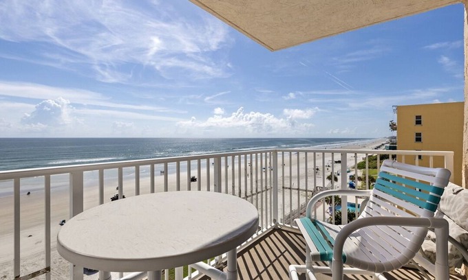 New Smyrna Beach Copropriété | Sunlit Corner Beachfront Retreat Walk to Flagler & Ocean Views