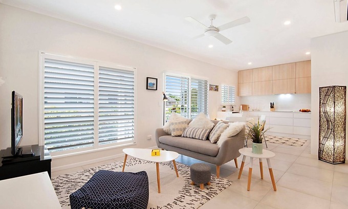 Noosaville Appartement | Ensoleillé 2 chambres 2 salles de bains, balcon au nord utilisation libre vélos et kayaks et wifi