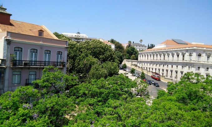 Santos Appartement | Sunny 2BR - Av. D. Carlos I, Lisbonne (São Bento)