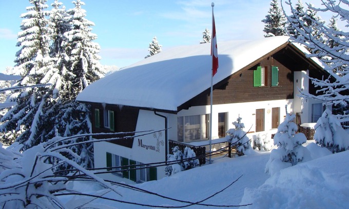 Vilters-Wangs Appartement | Ensoleillé 3 BR FeWhng à 1500 mètres au dessus du niveau de la mer directement à la station de ski.