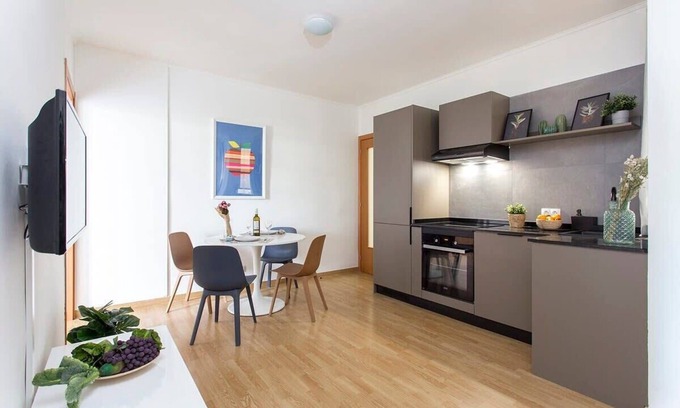 El Parc i la Llacuna del Poblenou Appartement | Sunny 3BD for Families in Poblenou next to the sea!