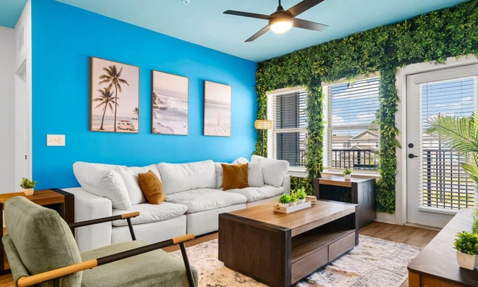 Upper Grand Lagoon Appartement | Sunny 3BR Apt + Resort Amenities - Free Parking!