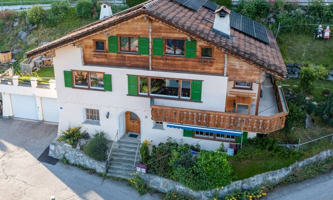 Pany Maison | Sunny 6.5-room-house (170 m2) for up to 11 with beautiful panoramic view