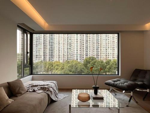 Jing'an Appartement | Sunny Abode 中远A 2Bedroom river view near Suzhou River