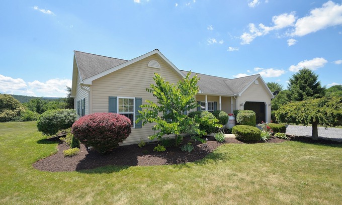 James Creek Maison | SUNNY ACRES AT RAYSTOWN LAKE - PET FRIENDLY - BOOK BEFORE MAY 1st RATE INCREASE!