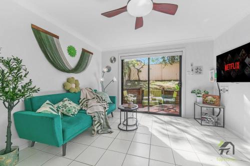 Blacktown Maison | Sunny and Vibrant Home