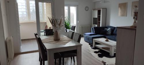Osijek Appartement | SUNNY APARTMENT OSIJEK, self check in