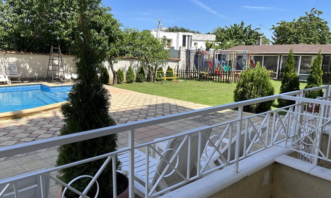 Saints Constantine and Helena Appartement | Sunny apartment with a pool in front and near to the best beach in Varna area