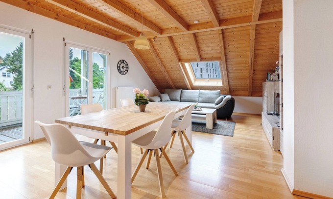 Kadelburg Appartement | Appartement ensoleillé avec balcon et Wi-Fi