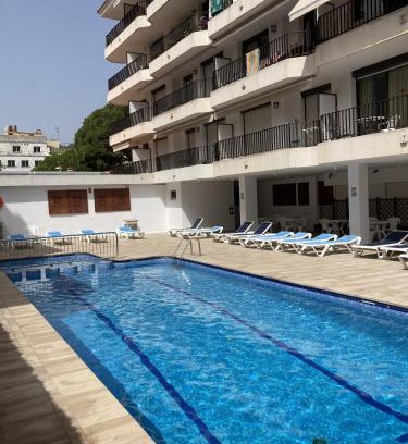 Tossa de Mar Appartement | Sunny apartment with pool