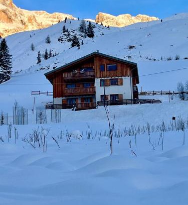 Livinallongo del Col di Lana Appartement | Sunny Arabba Apartment