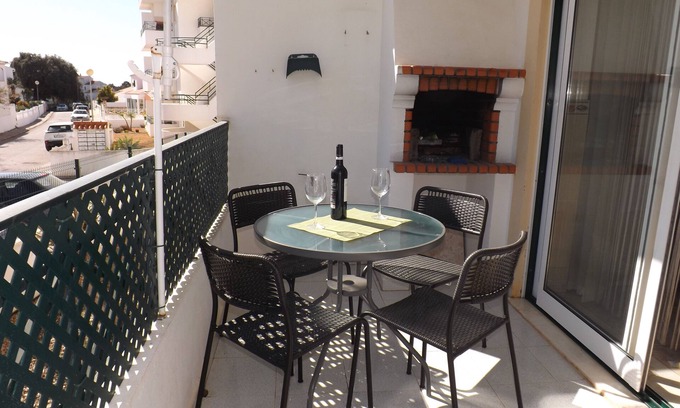 Vale de Carro Appartement | Sunny Bedroom With Aircon, Pool, Beach Nearby - Albufeira