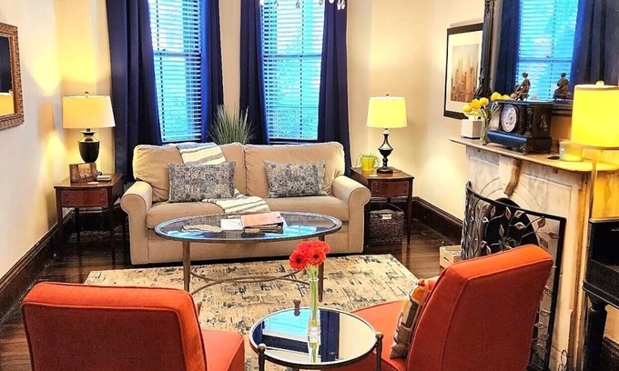 Highland Park Appartement | ENSOLEILLÉ!! ***RESERVE MAINTENANT!*** FABULEUX! ** UbEr Cool ** Minutes au Centre!