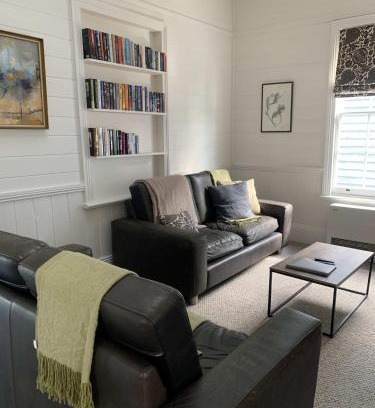 Invermay Maison | Sunny Character 1800's Cottage