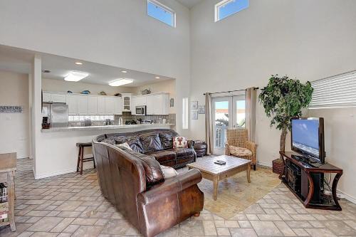 Sand Point Maison | Sunny Daze 690SP