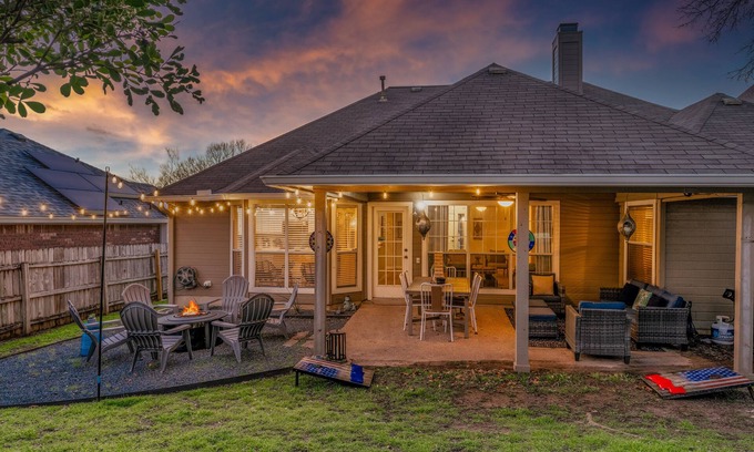 Wells Branch Maison | Sunny Haven: Open Concept Living w/ Games Galore!