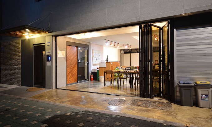 Yeonnam-dong Maison | Sunny Hill Hostel Hongdae