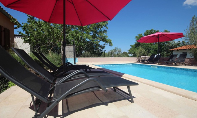 Peroj Maison | Maison de vacances Kolic avec piscine